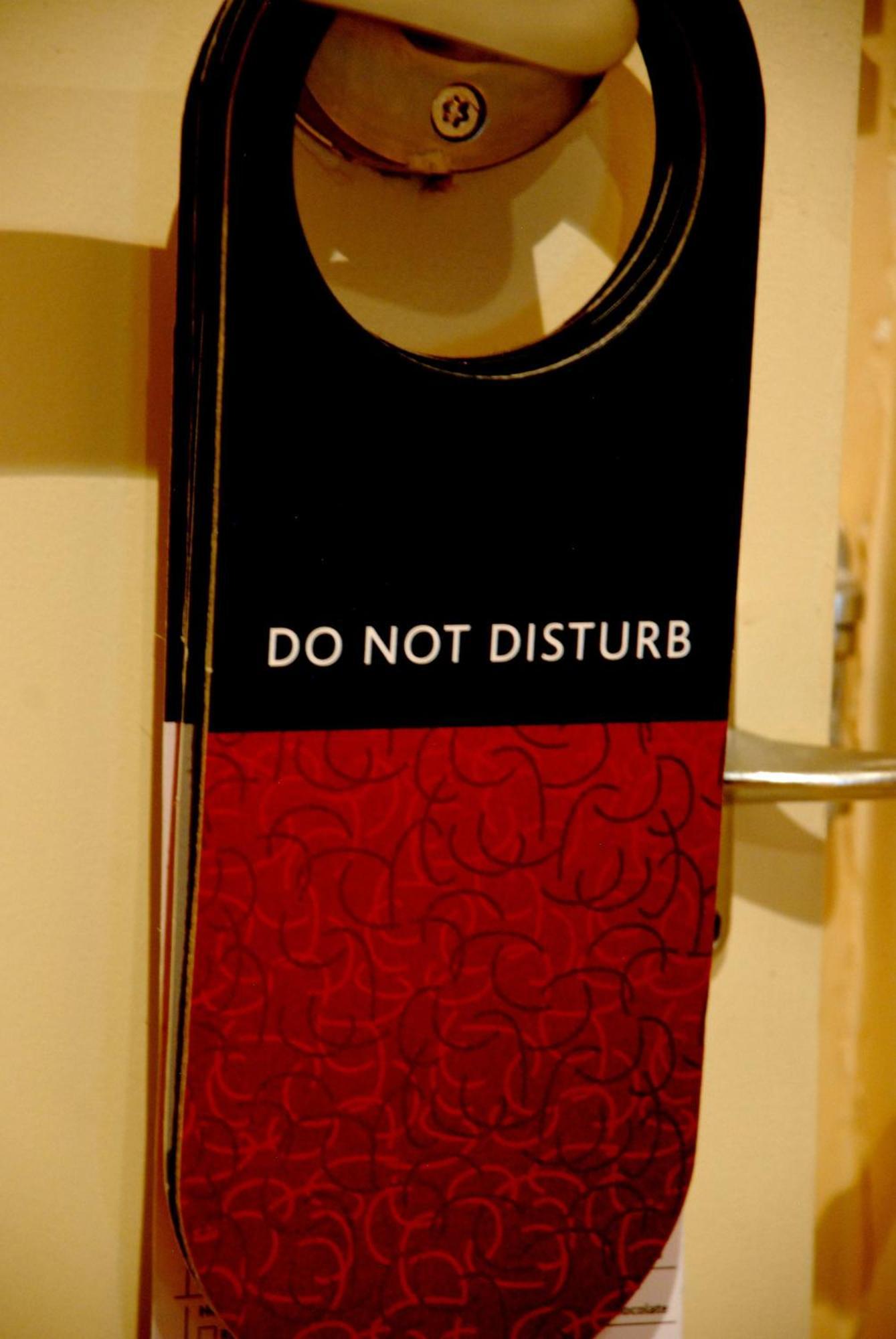 Southern Sun Or Tambo International Airport 肯普顿帕克 外观 照片 Do not disturb sign